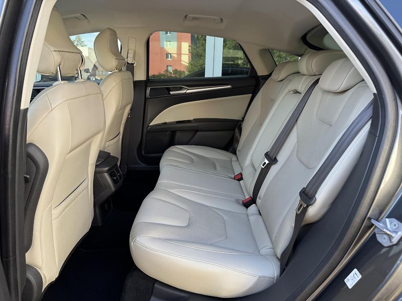 Ford Mondeo (2015) Titanium - fotka 15 z 21