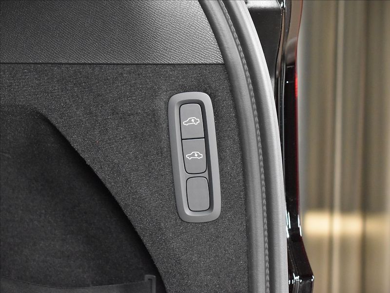 Volvo XC90 (2026) 2,0 B5  Plus Bright - fotka 20 z 38