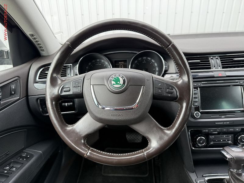 Škoda Superb (2012) 2.0 TDi, ČR, L&K, DSG, STK3 - fotka 13 z 20