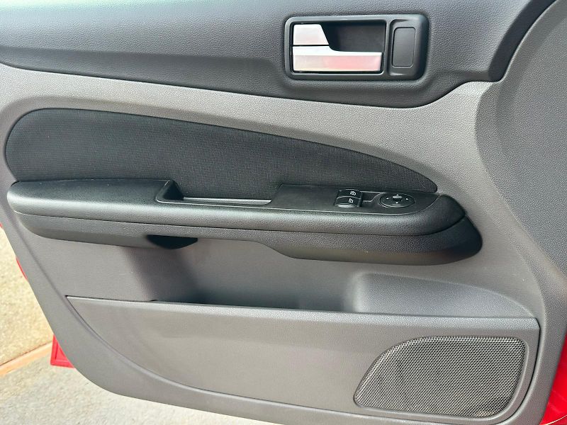 Ford Focus (2010) 1.6TDCi, 66KW, VYHŘ. SEDADLA - fotka 19 z 22