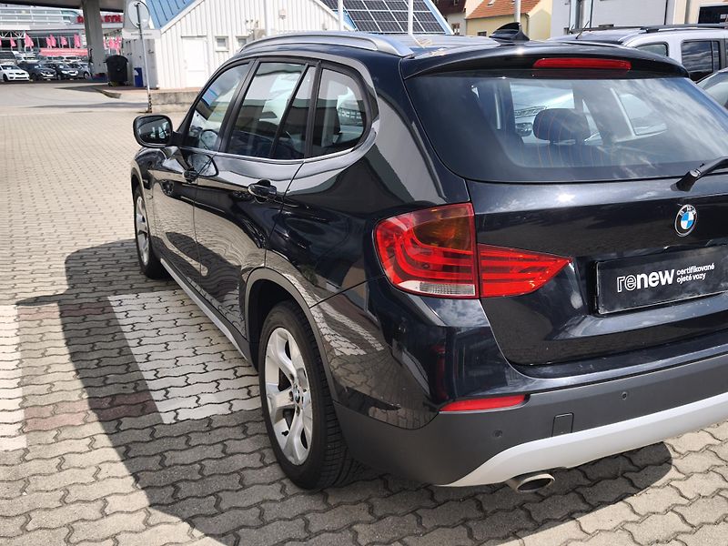 BMW X1 2011 ČR 2.0d 150kW 2.MAJITEL - fotka 20 z 34