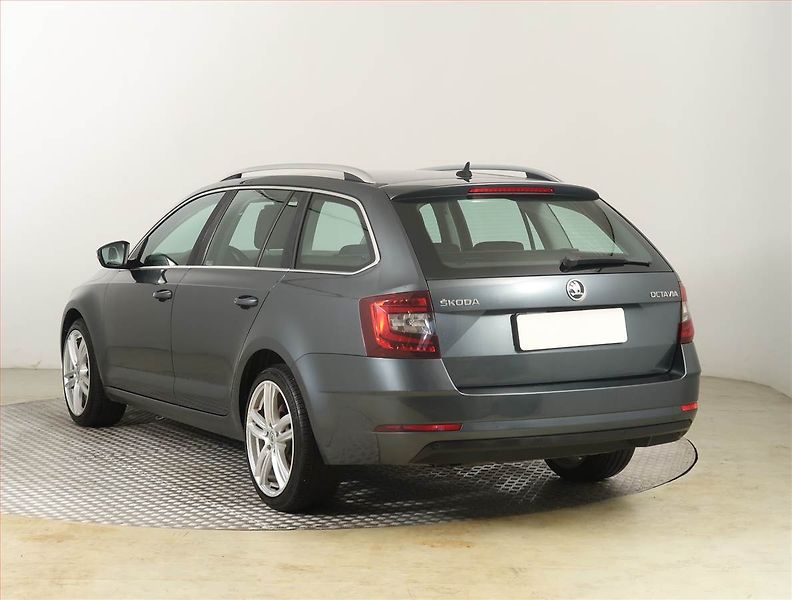 Škoda Octavia (2017) Style 1.6 TDI, Navi, Tempomat - fotka 4 z 22