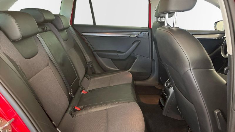 Škoda Octavia (2018) kombi Style 2.0 TDI 110kW - fotka 13 z 29