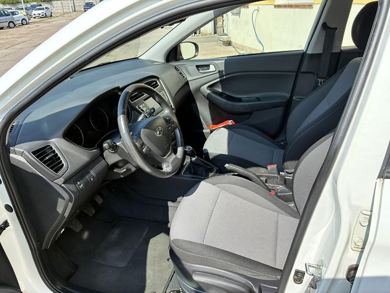 Hyundai i20 1.25 i 55kW Family+ Club - fotka 10 z 20