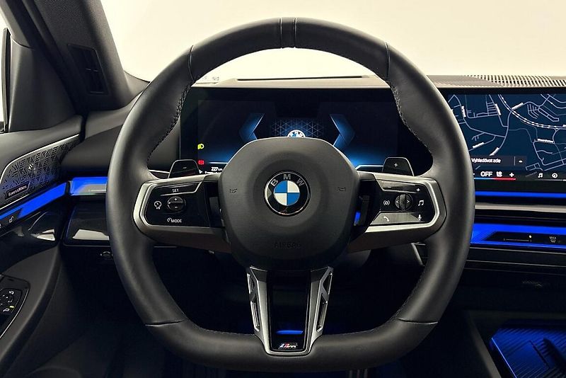 BMW Řada 5 540d xDrive Sedan - fotka 11 z 26