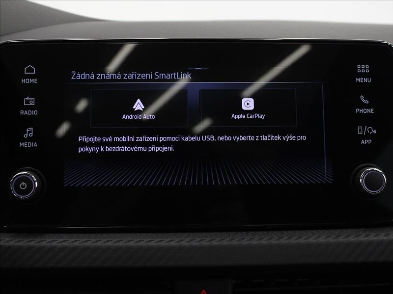 Škoda Scala 1,0 TSi DSG Monte Carlo 5L.Zár - fotka 14 z 28