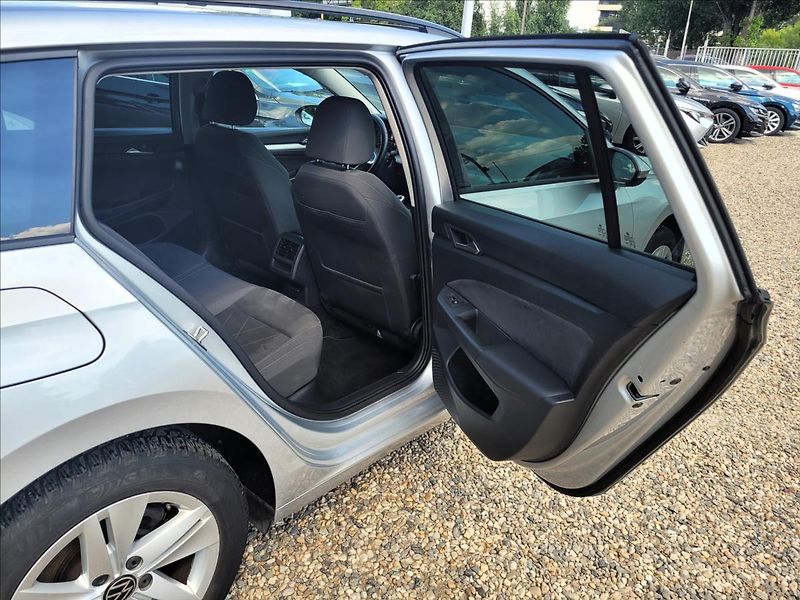 Volkswagen Golf 2,0 TDI,Life,navi,výhřev,klima - fotka 15 z 50