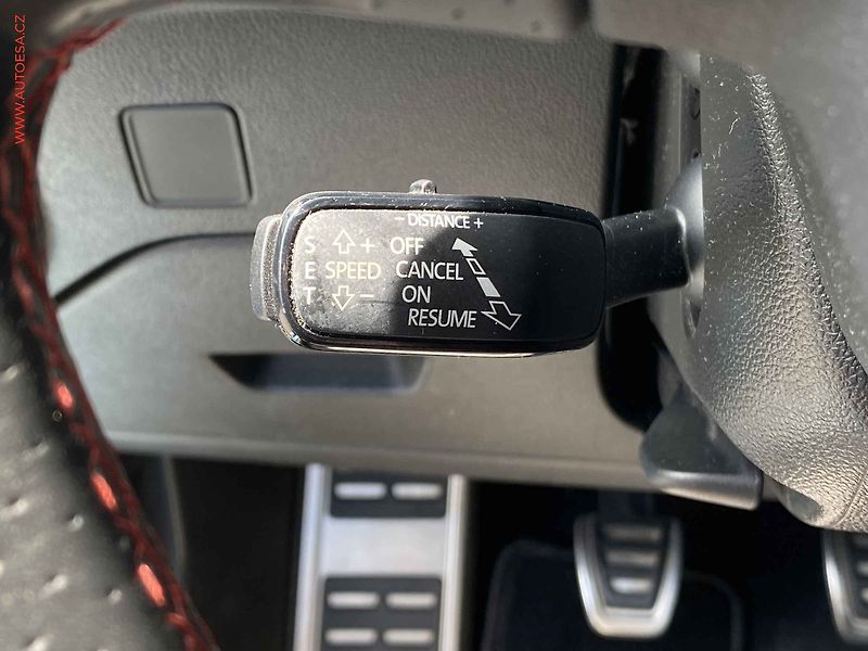 Seat Leon (2016) 2.0 TDi, FR, LED - fotka 13 z 18