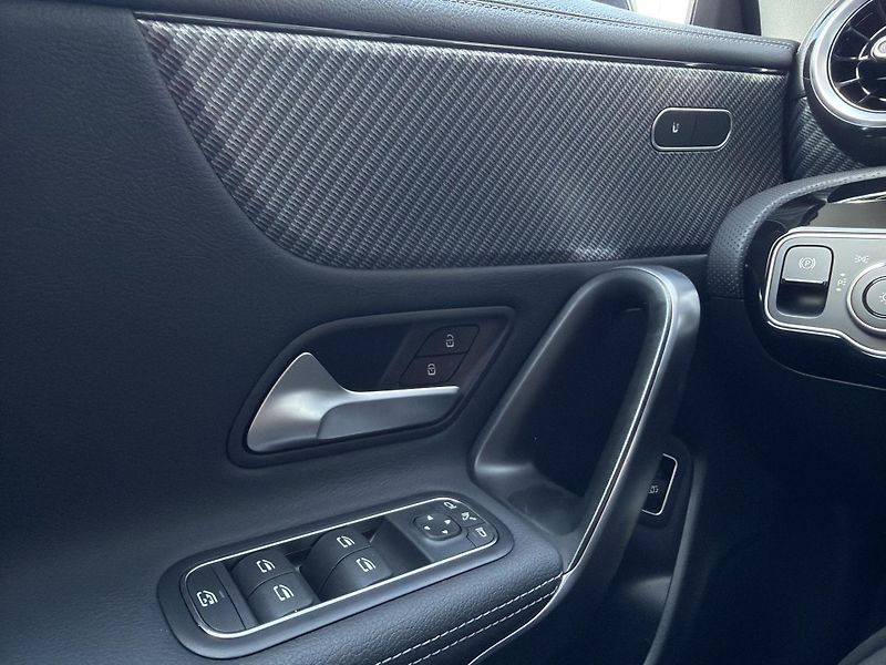 Mercedes-Benz CLA CLA 200 Progressive kombi - fotka 18 z 27