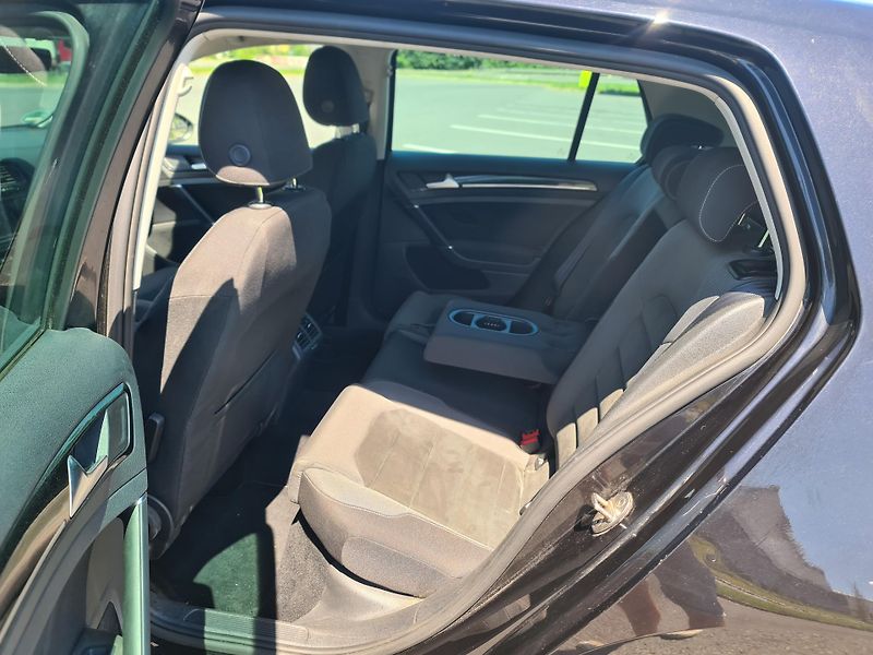 Volkswagen Golf (2018) VII 1.4 TSi COMFORTLINE 92-KW  - fotka 19 z 26