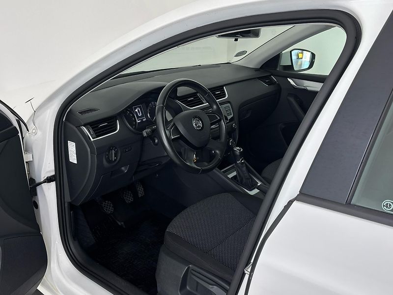 Škoda Octavia Ambition - fotka 6 z 28