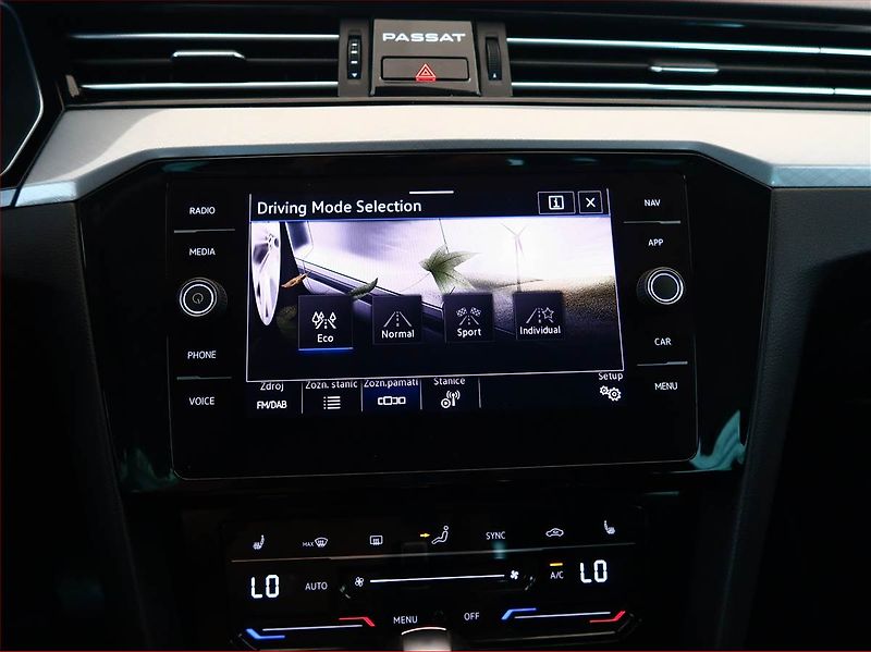 Volkswagen Passat (2021) 2.0 TDI, Automat, Serv.kniha - fotka 16 z 20