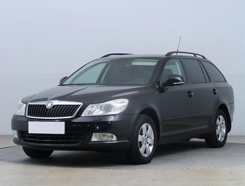 Škoda Octavia (2010) 1.2 TSI, Xenony, Tempomat - fotka 2 z 15