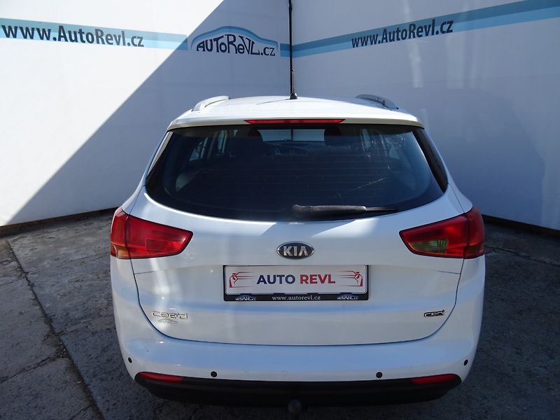 Kia Ceed (2013) 1.6CRDi,94kW,NovéČR,klima - fotka 21 z 21