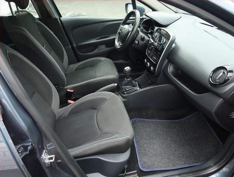 Renault Clio (2019) 0.9 TCe, Tempomat - fotka 9 z 14