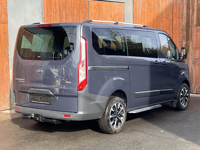 Ford Tourneo Custom (2014) 2,2TDCi 9míst PO VELKÉM SERVIS - fotka 4 z 21