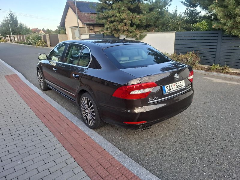 Škoda Superb (2013) 2.0 TDI,CR,Laurin&Klement - fotka 3 z 18