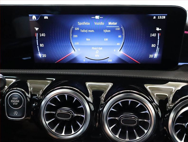 Mercedes-Benz CLA (2023) AMG Paket 200 d - fotka 21 z 27