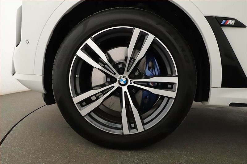 BMW X7 (2024) M60i, 7míst, Vzduch, 360°, ACC - fotka 23 z 23