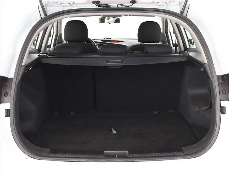 Kia Ceed (2015) 1.4 CRDi, po STK - fotka 13 z 17