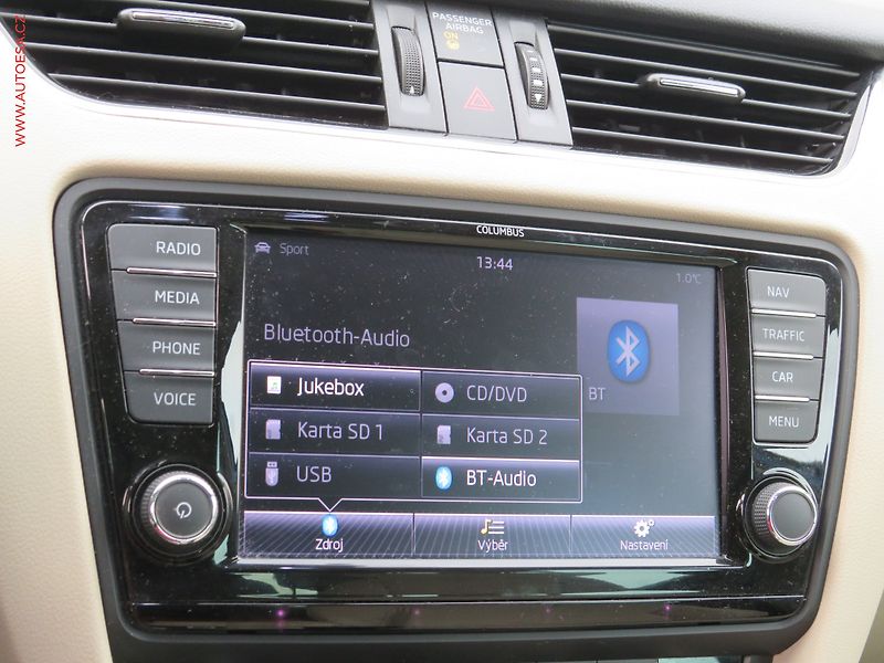 Škoda Octavia (2013) 2.0TDi, Elegance, bixen, navi - fotka 17 z 36
