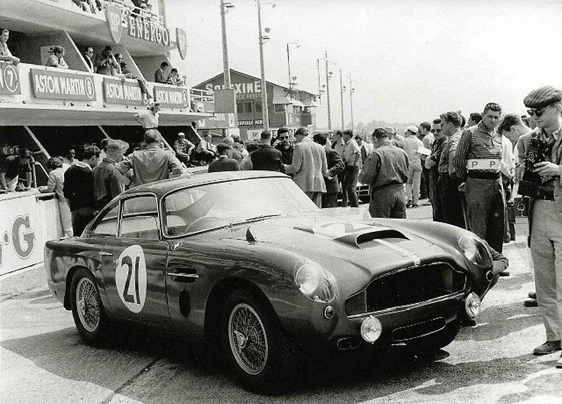 Aston Martin DB4 GT.