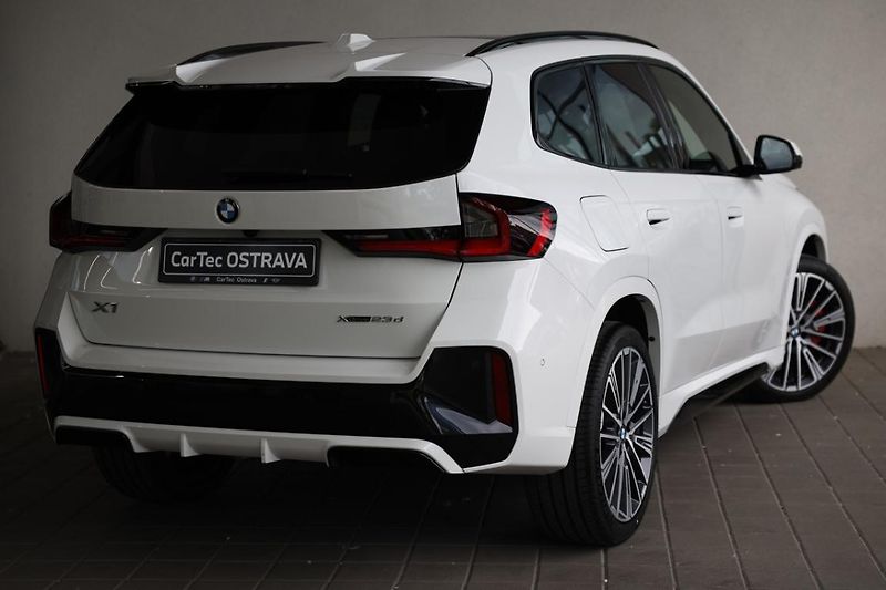 BMW X1 xDrive23d - fotka 3 z 17