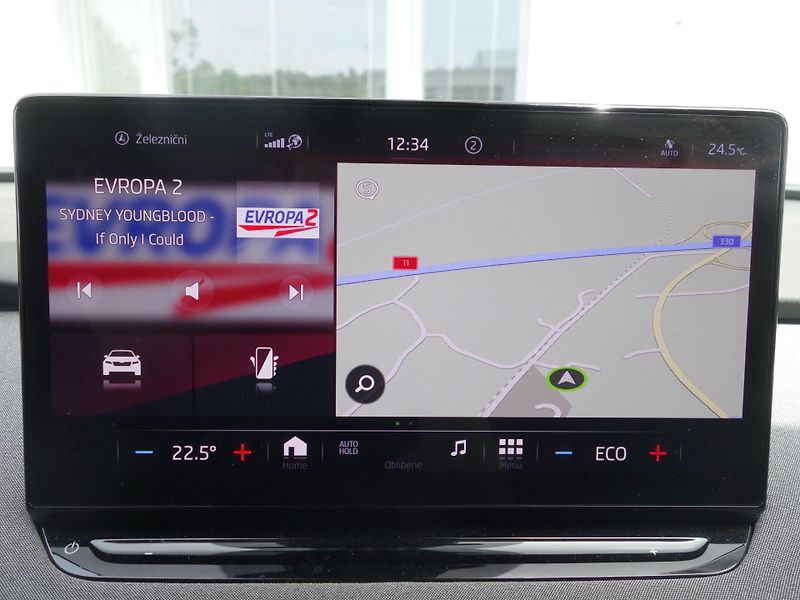 Škoda Enyaq (2021) iV60 Sport Line, SoH 91,8%,DPH - fotka 16 z 28