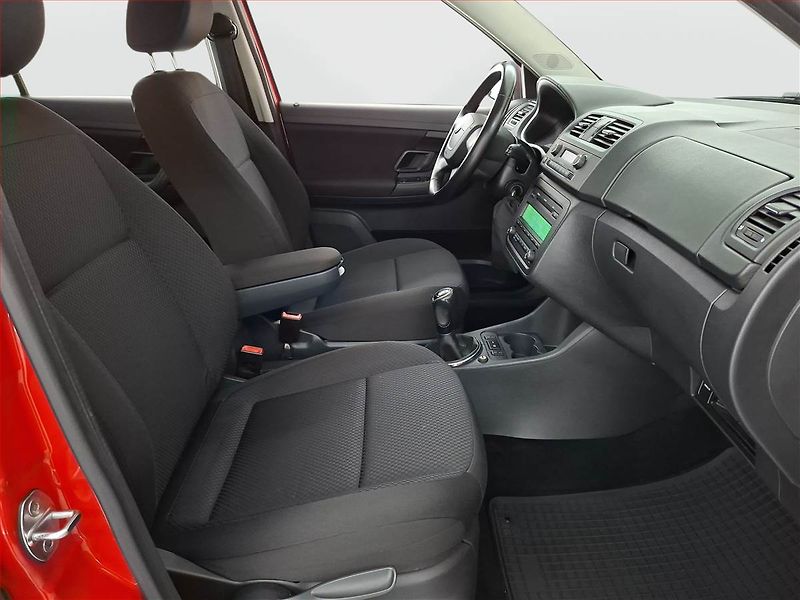 Škoda Fabia (2012) Elegance 1.2 TSI, Tempomat - fotka 9 z 15