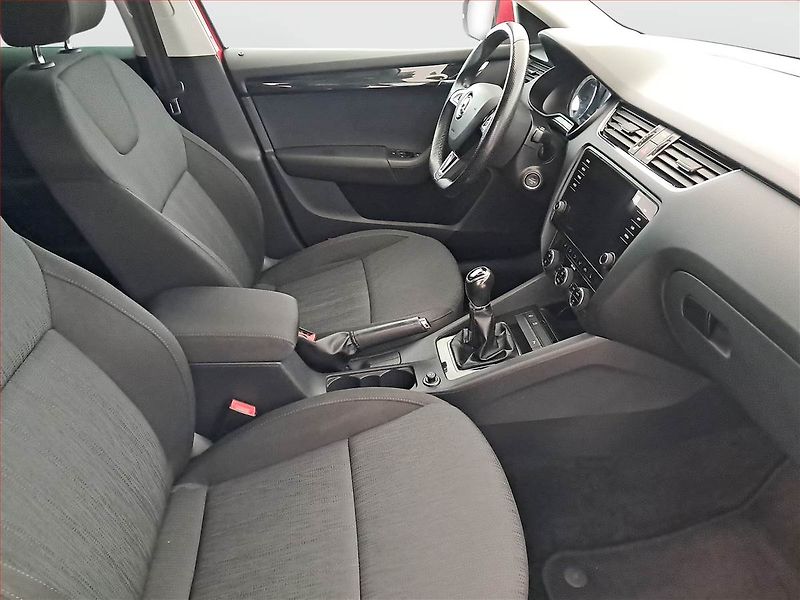 Škoda Octavia (2017) Style 1.6 TDI, Serv.kniha - fotka 9 z 20