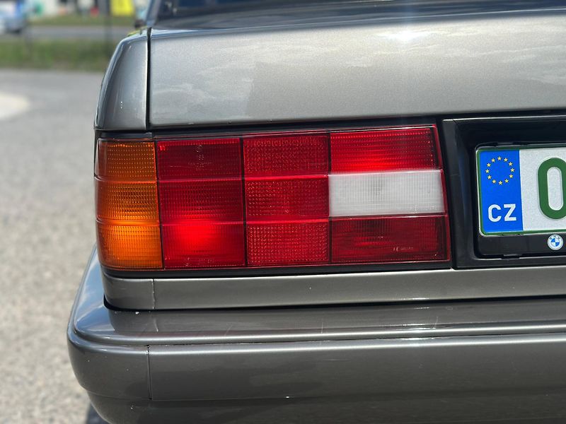 BMW Řada 3 (1988) BMW 325D 1988 - fotka 23 z 23