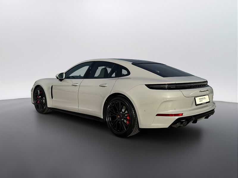 Porsche Panamera GTS - fotka 3 z 30
