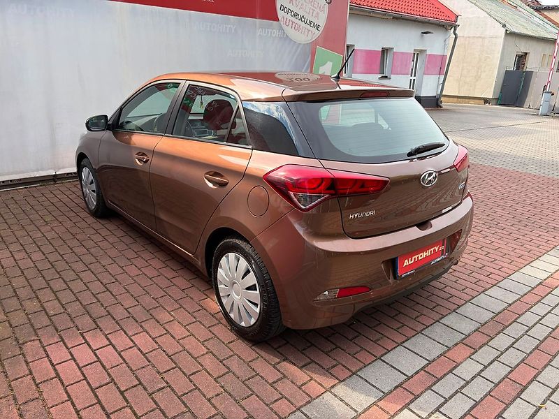 Hyundai i20 1.2 i, ČR, 1.Maj, 23 tkm - fotka 8 z 21