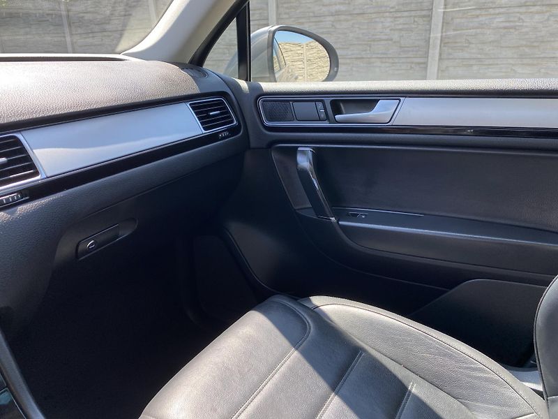 Volkswagen Touareg 3.0TDi 4x4 FL 2017 ELEGANCE 1A - fotka 175 z 176