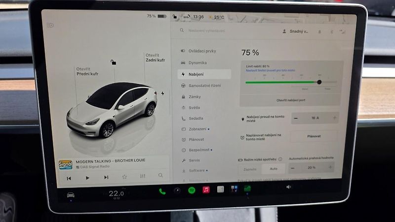 Tesla Model Y (2023) Long Range AWD DE SoH 92,4% - fotka 24 z 41