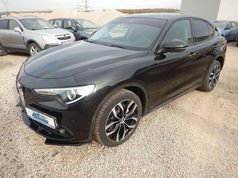 Alfa Romeo Stelvio 2.2 JTD Q4 AUTOMAT - fotka 2 z 27