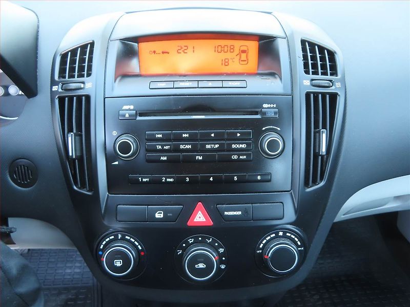 Kia Ceed (2008) 1.4 CVVT, po STK - fotka 12 z 15