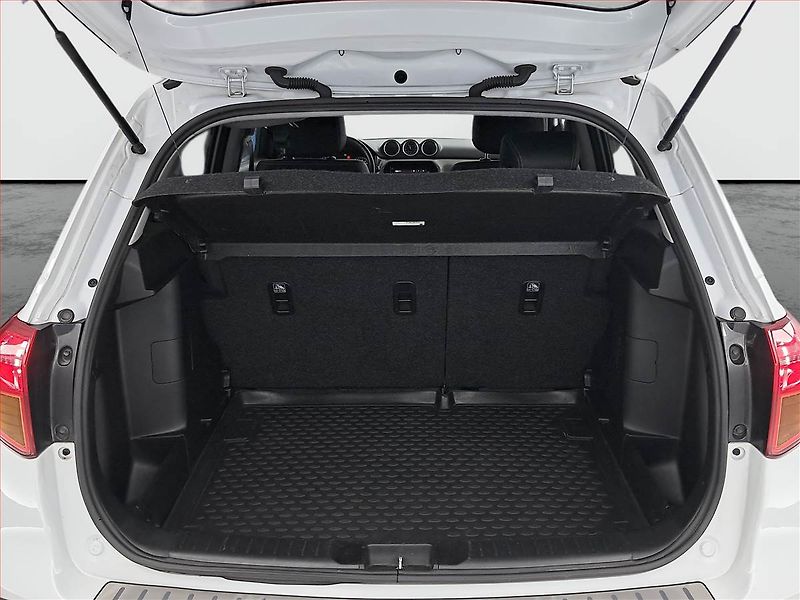 Suzuki Vitara (2018) 1.6 VVT, 4X4, Kůže, Navi - fotka 14 z 22