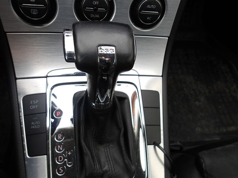 Volkswagen Passat 2,0TDi 125kW Na OPRAVU !!! - fotka 24 z 29