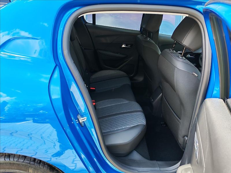 Peugeot 208 (2026) 1.2 ALLURE Hybrid 145 e-DCS6 - fotka 12 z 15