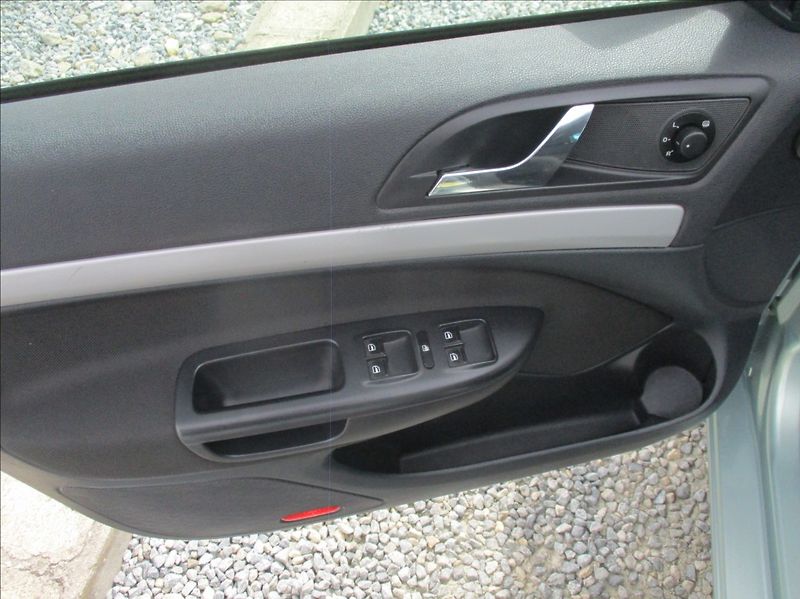 Škoda Octavia 1,4 TSI, klima,xenon,servis, - fotka 12 z 36