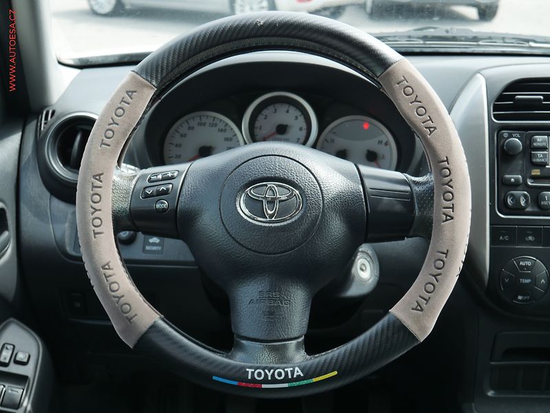 Toyota RAV4 (2005) 2.0 D-4D 4x4, AC, TZ - fotka 15 z 15