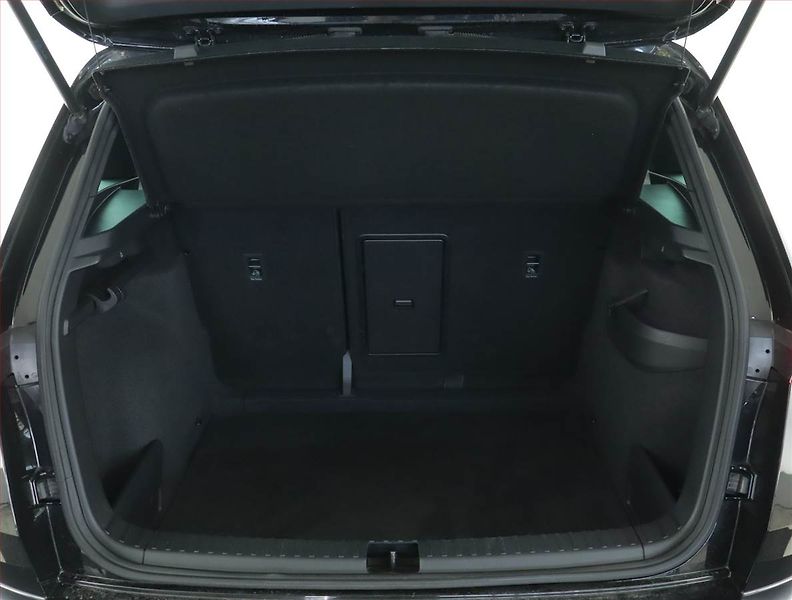Škoda Karoq (2023) Sportline 1.5 TSI - fotka 14 z 16