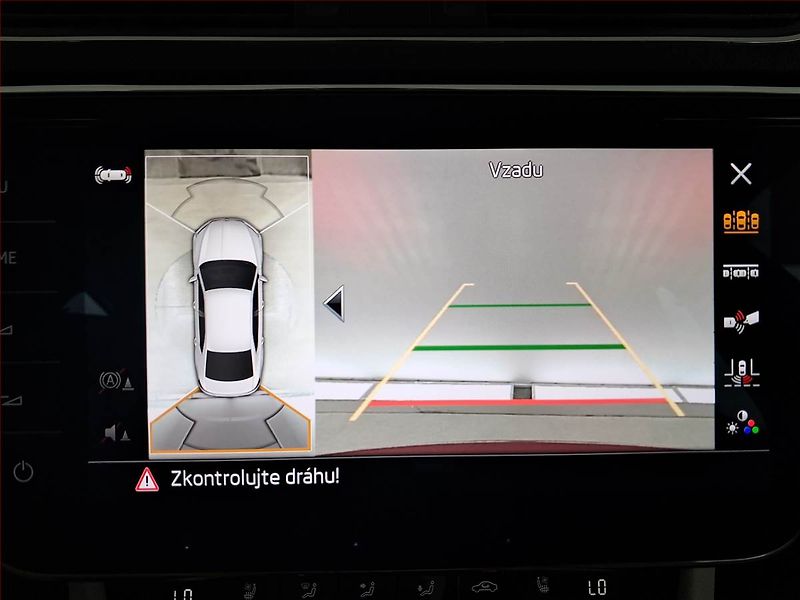 Škoda Superb (2023) Laurin&Klement 2.0 TDI - fotka 19 z 20