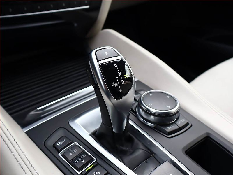 BMW X6 (2016) xDrive30d - fotka 11 z 25