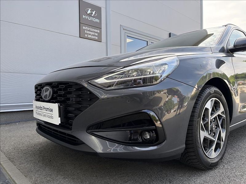Hyundai i30 1,0 T-GDI DCT  WG FL Style - fotka 20 z 25
