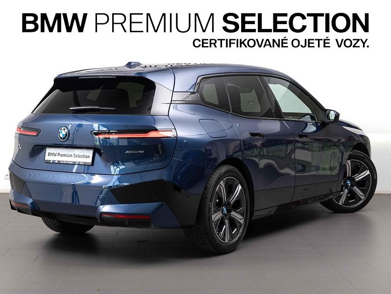 BMW iX xDrive40 - fotka 5 z 22
