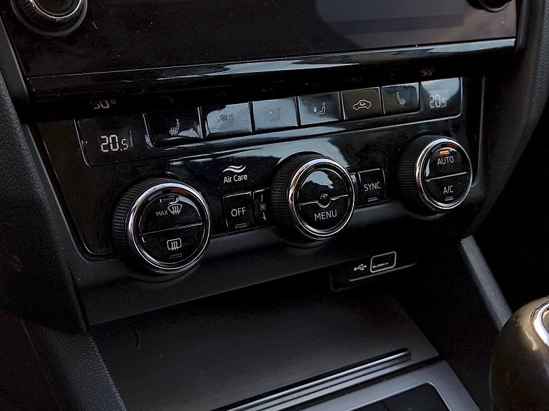 Škoda Octavia (2018) Combi Ambition 1,5 tsi 110 Kw - fotka 19 z 33