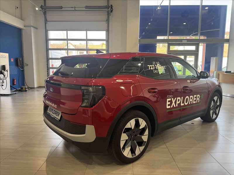 Ford Explorer PREMIUM RWD 77 kWh Prodloužený - fotka 4 z 13