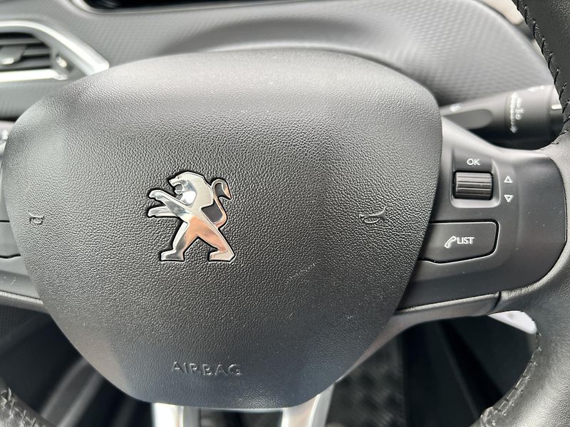 Peugeot 2008 1.2i KAMERA PŮVOD ČR 1.MAJ. - fotka 18 z 44